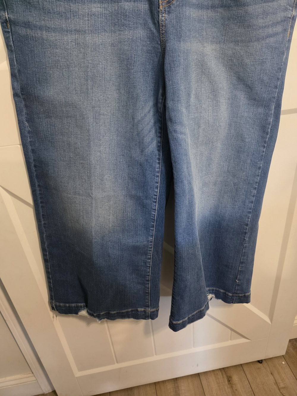 Womens Torrid Wide Leg Cropped Ankle Jeans NWT